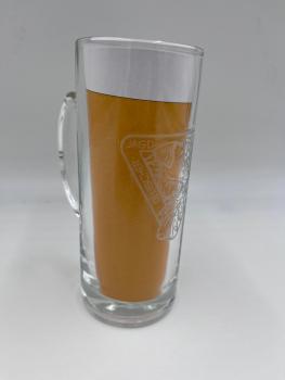 Glass with the German Hunting Terrier Association logo