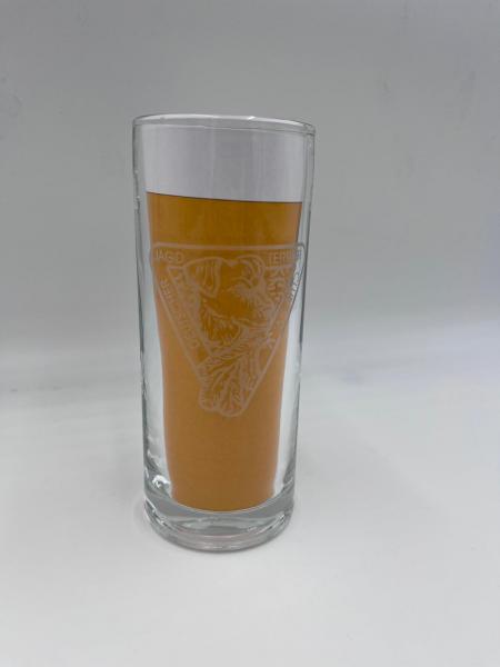 Glass with the German Hunting Terrier Association logo